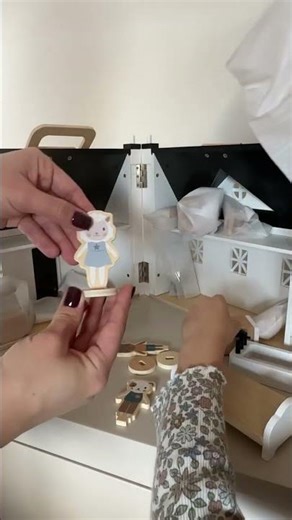 Wonder & Wise | Home Sweet Home Dollhouse