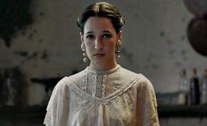 Meet Ileana 'iLe' Cabra: 10 Things To Know About Calle 13 Sister Making Solo Debut