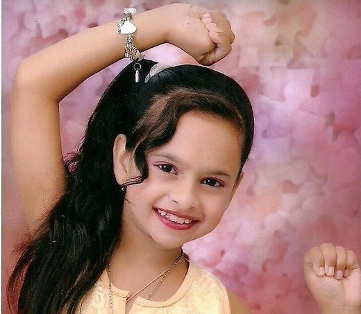 Dipali Borkar (Dancer) Age, Family, Biography & More » StarsUnfolded