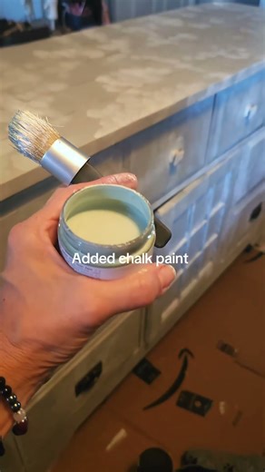 How I created a Rustic look #rusticfurniture #chalkpaintedfurniture #paintingtutorial #diyproject
