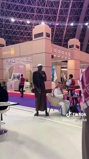 Alqur’an is always the best ❤️😁✨#allah #viral_video #quranrecitation #socialmedia #alhamdulillah #socialmedia #This is the voice of sheik Mohammed Al faqih @محمد الفقيه @Youngalajerh✨💸