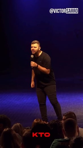 Victor Sarro on Instagram: "O MUNDO DA VOLTAS! Vem me assistir Agenda 2025 Atualizada 15/10 - Bragança Paulista/SP 16/10 - São Paulo/SP 17/10 - Canoas/RS 18/10 - Novo Hamburgo/RS 19/10 - São Leopoldo/RS - 17h 19/10 - Bento Gonçalves/RS - 21:30 21/10 - São Paulo/SP 22/10 - Guarulhos/SP 06/11 - São José do Rio Preto/SP 09/11 - Rio de Janeiro/RJ (Sac) 10/11 - Belo Horizonte/MG (Sac) 12/11 - Sorocaba/SP 13/11 - Barueri/SP 14/11 - Sumaré/SP 15/11 - Matupá/MT 18/11 - São Paulo/SP (Sac) 20/11 - Itu/SP