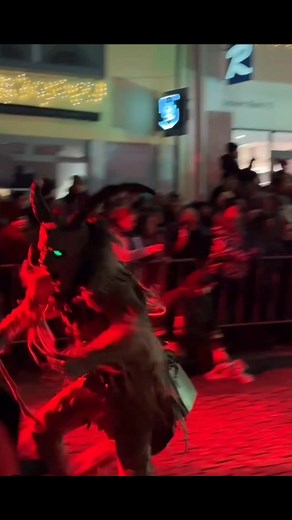 120K views · 2.5K reactions | #krampus #oberpfälzerschlossteufeln #hexen #saison2025 #motivation #dasoriginal #nikolaus #engel #oberpfalz #regensburg #neumarktinderoberpfalz #oftkopiertnieerreicht #advent #schlossteufel #krampal #maske #besen #geilezeit | Oberpfälzer Schlossteufeln e.V. | Facebook