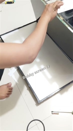 proses pergantian screen baru pada TV LG 32 INCH #panel #repair #tvlg #analog #display putar