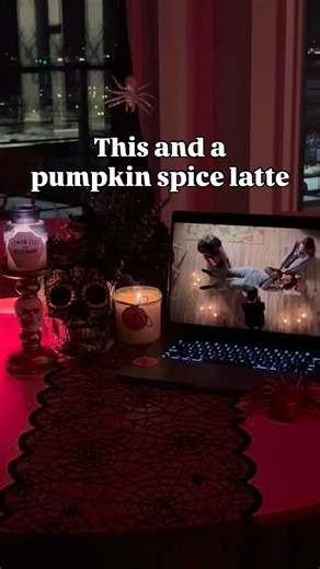 Have you ever played ‘light as a feather, stiff as a board’? 🎥 The Craft | Nostalgia Chick