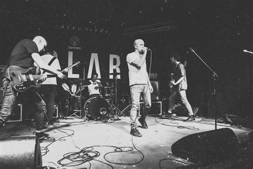 Bruuno: salto in alto con sotto il baratro