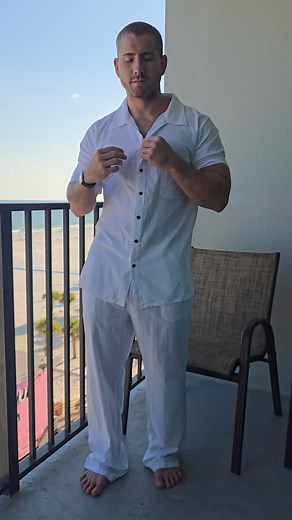 Derrick Henry on Instagram: "Welcome to the beach ⛱️"