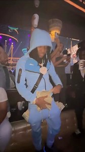 4.2K views · 23 reactions | Cuánto creen que tiro, los leo Savari Savari #viralreelsfacebook #PhotographyCommunity #tops #montreal | Savari Savari | Facebook