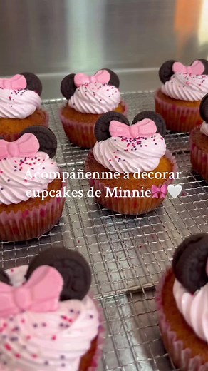 Cupcakes de Minnie: Decoración Deliciosa y Divertida