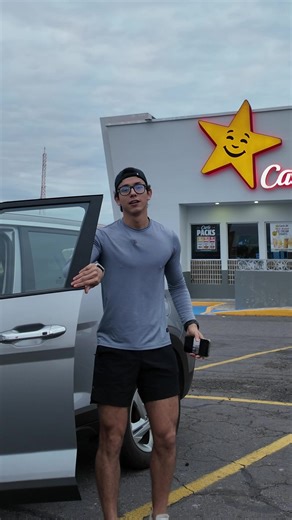 Llegaron a Carl’s los nuevos combos Big Boss Burger, una poderosa sensación de sabor que impone. Consulta términos y condiciones en www.carlsjr.com.mx | Carl's Jr. México