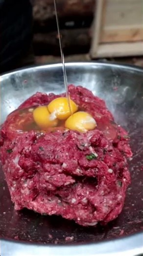 BEAVER Eating Techniques!!?