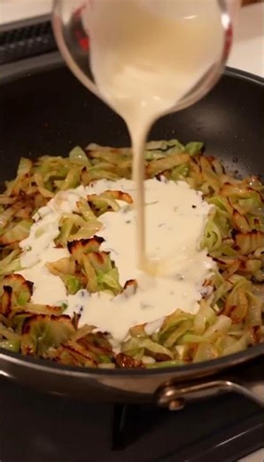 Cabbage In Alfredo Sauce Sounds Weird But Trust Me 🤯