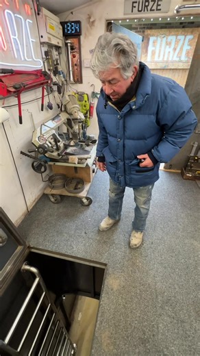 Effin Freddie was a little shocked. #colinfurze #tunnel #neighbours #reaction #shocked