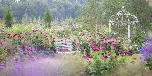 10 Vintage Garden Design Ideas Designers Wish Would Make a Comeback