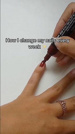 Secret Nail 3 in 1 Gel Polish Pen that contain Base coat, Color coat and Top coat all in one pen.