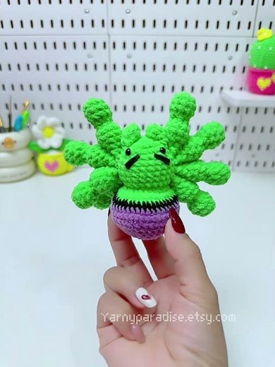 No sew Super-Spider Crochet Pattern. #crochet #pattern #amigurumi #handmade #easy #spiderman #love