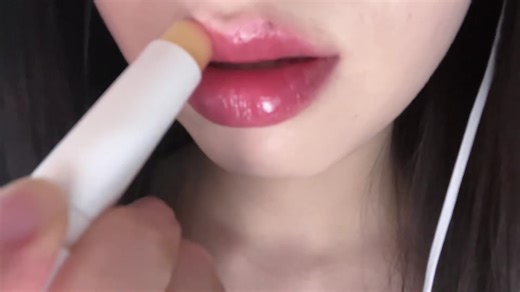 YUUU asmr 近距离感受潮湿的嘴唇和嘴巴的声音
