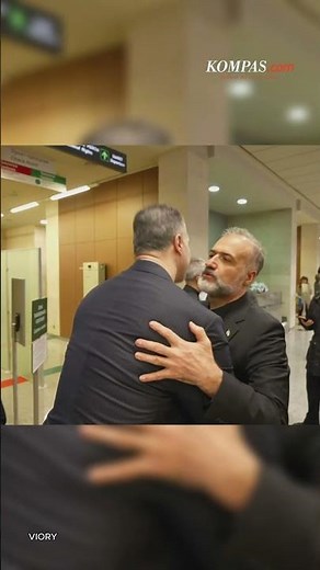 Iranian Foreign Minister Abbas Araghchi Meets Putin in Russia to Discuss Developments in the Conf...