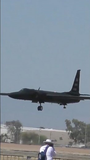 Amazing Look at the Legendary U2 Spy Plane #subscribe #military #aviation 🔥