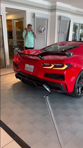 C8 Corvette Z06 revving