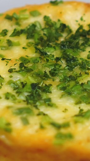 This Quick Microwave Quiche is perfect when you're in a rush or if you just want an easy to make snack. #recipesnet #recipe #fyp #foryou #eggs #cheese #snack