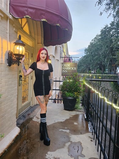 Historic inn with AFFORDABLE prices! 5☆ hospitality. Stay here next time in Savannah GA! #savannah #oldharbourinn #hotel #historic | Jessica is Spoiled