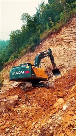 Clearing Landslide, Building Mountain Road with Excavator