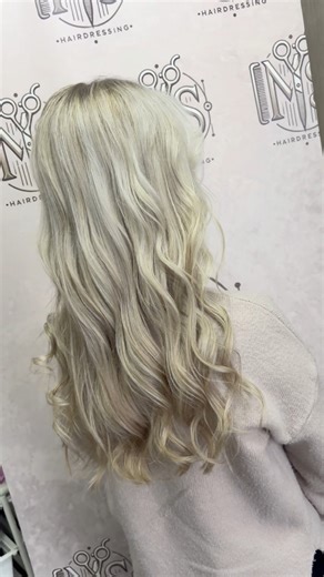 Gracie came in ready to bring some depth back after rocking highlights the last few appointments — so we said hello to dimension again 👋 Went in with L’Oréal Blonde Studio 8 for those crisp highlights, then dropped in some lowlights with Matrix Color Sync because balance is everything. Finished with an all-over cool toner for that icy blonde glow ✨ Topped it off with a fresh trim and bouncy waves using the Diva Digital Tong — because blondes should never be boring 💁‍♀️ #michaelsweetinghairdres