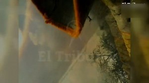 In October 28 of 2014 four firefighters from a group belonging to the Civil Defense Corps of the province of Salta, Argentina were burned to death in a fierce fire that consumed a large part of a forest. One of the group, Martín Albarracín (27), captured this moment with his phone.