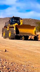 The Caterpillar 992 is a large, high-capacity wheel loader primarily used in heavy-duty applications such as mining, quarrying, and large-scale construction projects. Operating Weight: Ranges from approximately 100 to 120 tons (depending on configuration). Welcome to Congo Trading Parts. Located in the heart of Pointe Noire, we specialize in providing high-quality heavy equipment and machine spare parts. Our commitment to excellence ensures that you find everything you need under one roof. Wheth