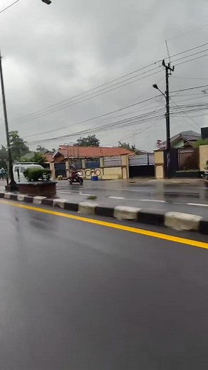 Cikampek Hujan: Kisah Kota yang Tak Pernah Berhenti