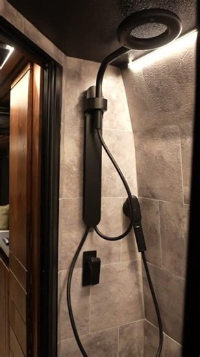 Pro builds his best van conversion yet 💥 and it's insane!