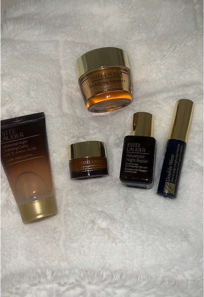 @Estée Lauder minis set 😍😍 oh my god these are so beautiful! Let me know if you want a night routine with these 👀 #fyp #beauty #skincare #sephora #makeup #luxury #beautiful