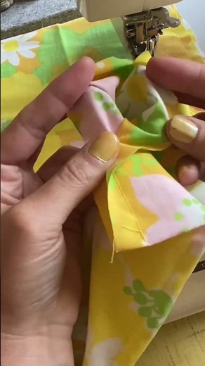 Making a tote bag from a vintage pillowcase tutorial / Pillowcase to tote bag! 🌼 #sewingtutorial