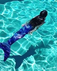 I found a 🧜🏻‍♀️ in my pool! | Jenna Dewan