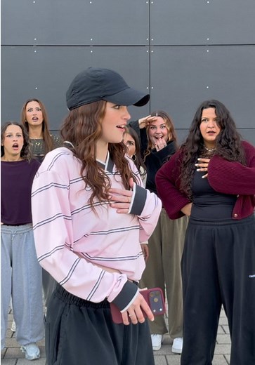 für @Sophia.RA heute ein special song 🙂 @Seren.RA @Lilli.RA @Marie.RA @Sinem.RA @Mayleen.RA @Binta.RA #dc #dance #dancetrend #tiktokdance #dancechallenge