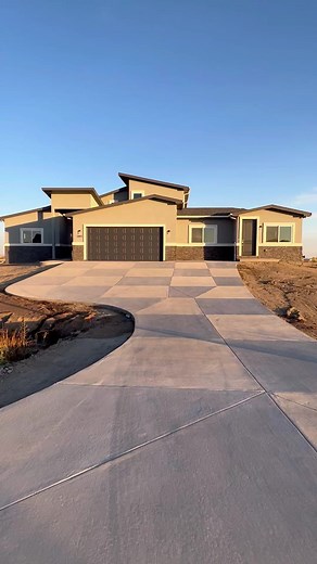 1.2K views · 33 reactions | This is The Peak floorplan with Multi-Generation option by Black Oak Homes, A Colorado Custom Home Builder . #luxurylifestyle #realestate #coloradohomes #milliondollarhomes #coloradospringshomes #multigenerational | Pink Realty | Facebook