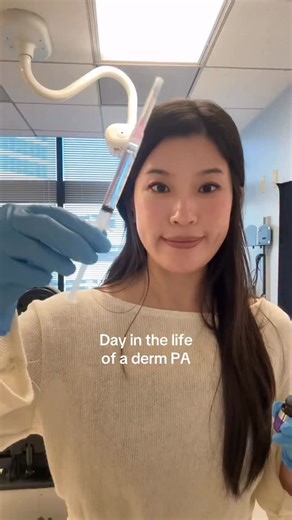 Doona | Two vlogs in a row means I’m currently unstoppable :) #dayinmylife #physicianassistant #dermatology #dermpa #healthcare | Instagram