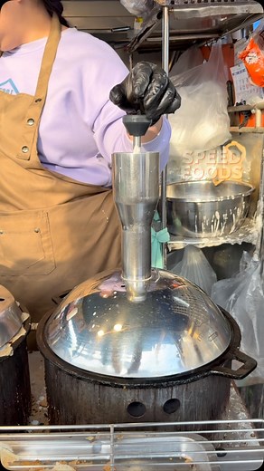 153K views · 38K reactions | Easy way to making Thai pancake - โอ้โห ขนมครกไฮเทค ยอดทีเดียว ได้ทุกหลุม แม่นซะด้วย จิตรขนมครก - ตลาดสตาร์ไนท์ อำเภอเมือง จังหวัดระยอง #food #fyp #delicious #fyp #dessert | SpeedFoods | Facebook