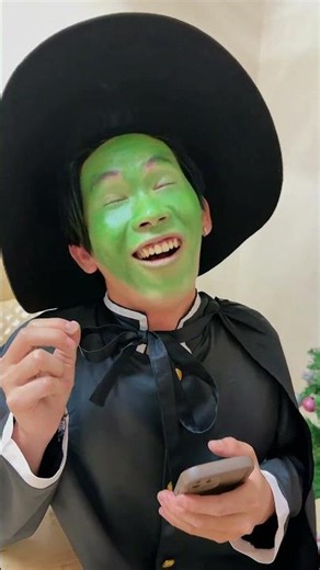 Who touched Elphaba #glinda #elphaba #arianagrande #wicked #witch #magic