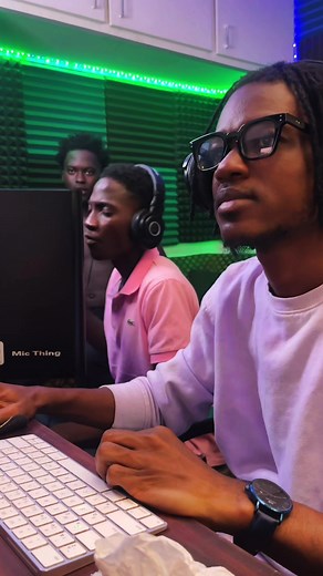 🤣🤣 le mood de la session 🔥 @KHALIL CISSÉ 🫟 @9 @𝔓ℌ 𝔚𝔒ℜ𝔏𝔇🌍 #rapivoire #studio