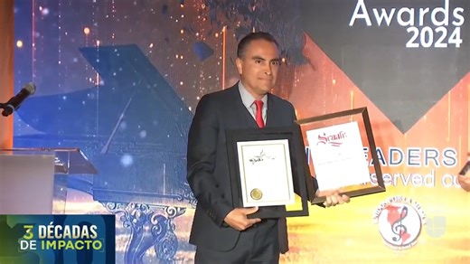 6.4K views · 266 reactions |  ¡Seguimos celebrando #3DécadasDeImpacto! Primer Impacto fue reconocido con el Premio a la Trayectoria en los #ImpactAwards 2024 que entrega la organización Unidos Por La Música  Más en Primer Impacto a las 5pm/ 4C de lunes a viernes por Univision. | Primer Impacto | Facebook