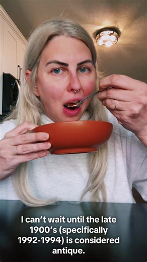 Embrace Grunge Fashion Trends from the 1990s