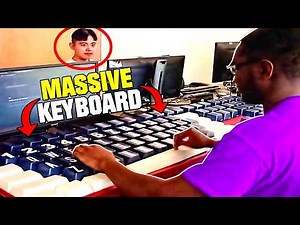 World's biggest keyboard 😂
