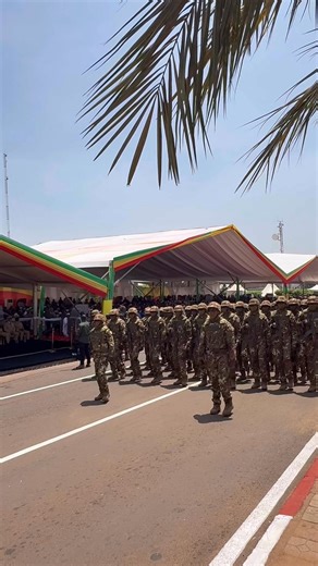 🇲🇱 Tu les connais ? Les PIRATES sont une unité d’élite de la Garde nationale du Mali. Ils se distinguent par leur discipline, leur endurance et leur capacité à intervenir dans des situations complexes. Leur mission principale est de neutraliser les menaces, sécuriser les zones sensibles et protéger les institutions. Symbole de rigueur et de détermination, ils font partie des troupes spéciales les plus redoutées et respectées du pays. Aziz Maïga ne ment pas | Aziz Maïga ne ment pas