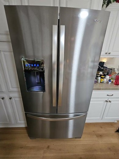 Refrigerator Whirlpool repair. Problem: No cooling anymore. I found it was a stuck compressor.