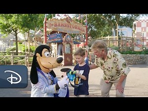 Goofy & Bill Farmer Celebrate International Friendship Day at Walt Disney World