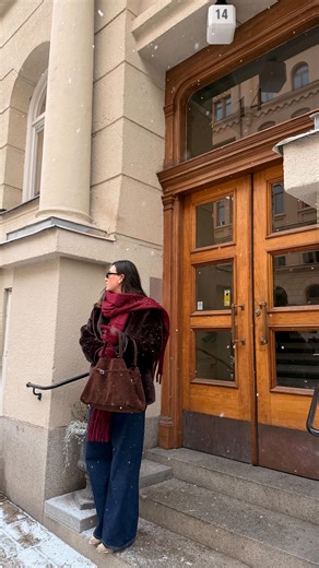 Vaneni ☆ on Instagram: "Living in Stockholm has taught me that you don’t need big plans to make a day feel special. It’s the mix of good food, small rituals, and quality time that makes a city feel like home. Trying new restaurants, carving out quiet moments for yourself, and ending the day with friends is honestly my favorite way to experience this city💕 If you live here (or are planning to), Stockholm is full of places that surprise you ✨ cozy spots, creative spaces, and hidden gems that make