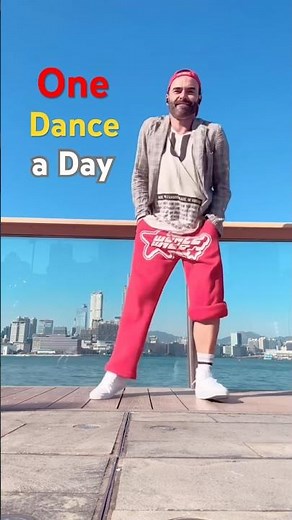 One Dance a Day | Shuffle Footwork Improv | Earth, Wind & Fire 🕺