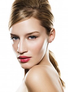 International Model Linda Vojtova Launches New Website